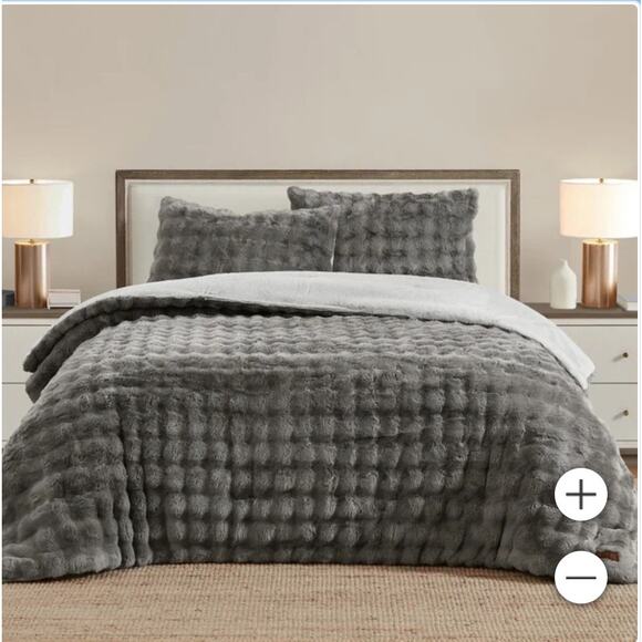 FRYE 3-piece Faux Fur Comforter Set. Gray Color Size Queen - Picture 1 of 6